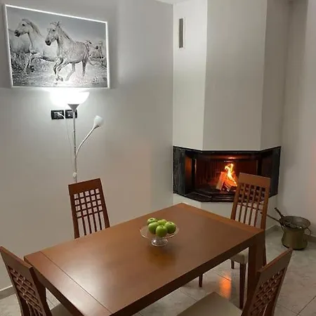 Whitehorse Condo: Center, Ocean And Mountain View Διαμέρισμα *