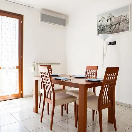 Whitehorse Condo: Center, Ocean And Mountain View Apartment *