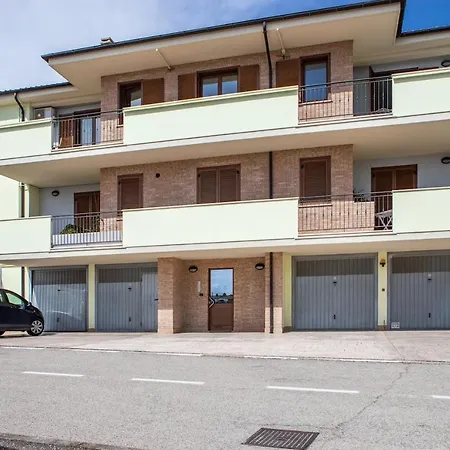 Lägenhet Whitehorse Condo: Center, Ocean And Mountain View Silvi Marina